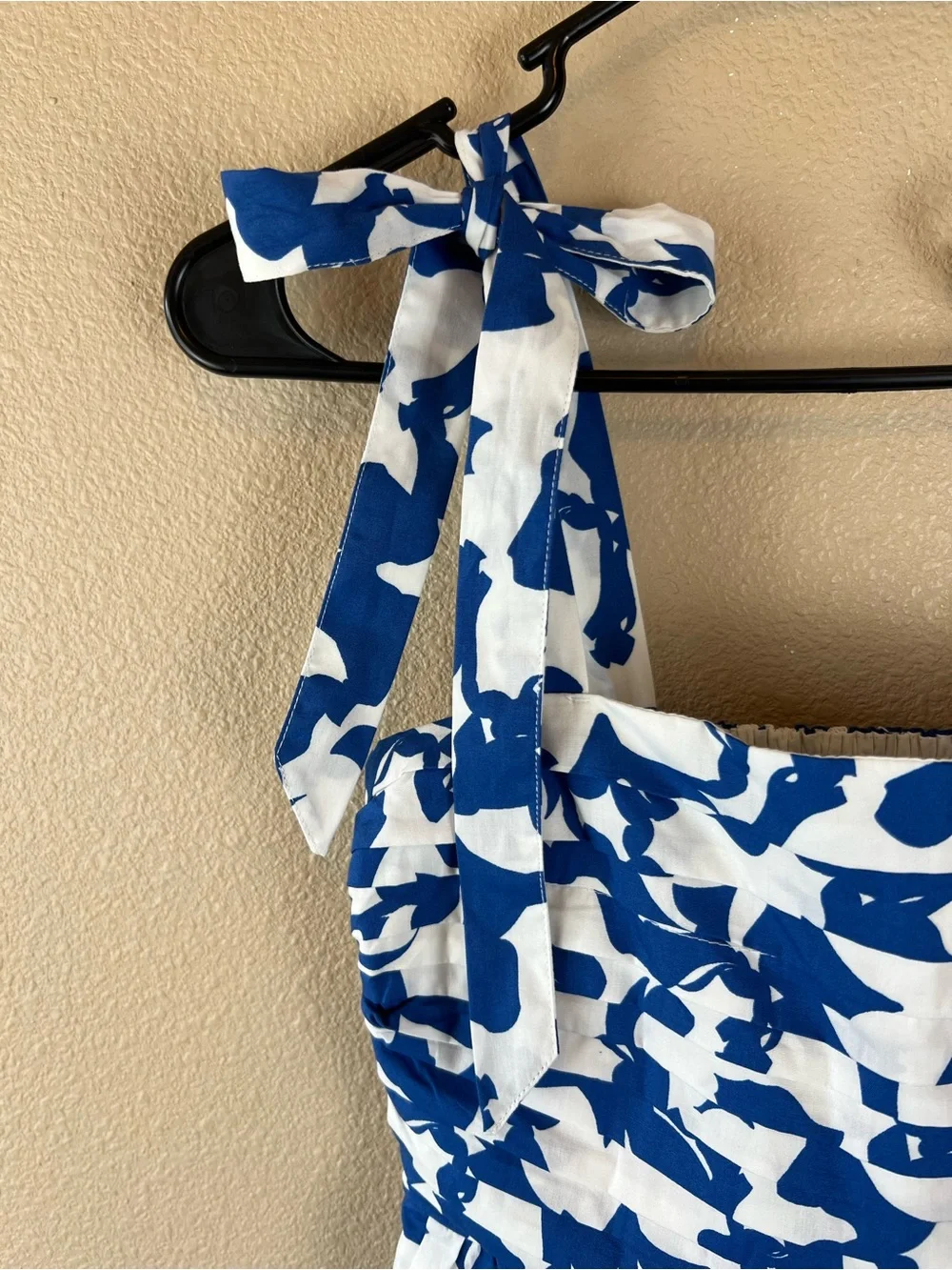 Abercrombie & Fitch blue white